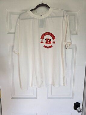 NWT NFL CINCINNATI BENGALS Out Of Bounds Oversized Crewneck Tee Women's Size L